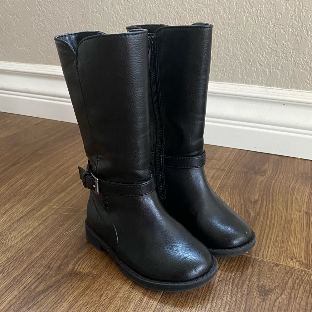 Toddler black boots size 6